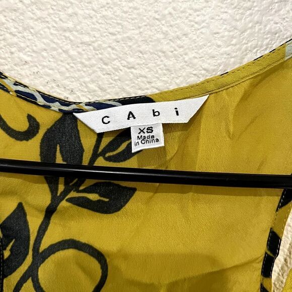 CAbi Style 286 Bali Yellow Floral Print Silk Tank Top Blouse Size XS - Picture 4 of 5